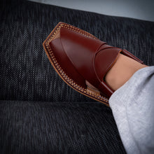 Load image into Gallery viewer, PW One-note Peshawari Chappals – Cork Sole - Burgundy
